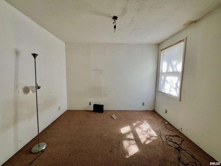 422 Brush Street, Carbondale, Illinois 62901, 4 Bedrooms Bedrooms, 0 ,2 BathroomsBathrooms,Residential,For Sale,Brush,0,RMAEB457216