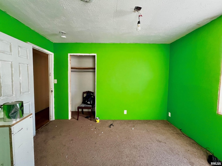 422 Brush Street, Carbondale, Illinois 62901, 4 Bedrooms Bedrooms, 0 ,2 BathroomsBathrooms,Residential,For Sale,Brush,0,RMAEB457216