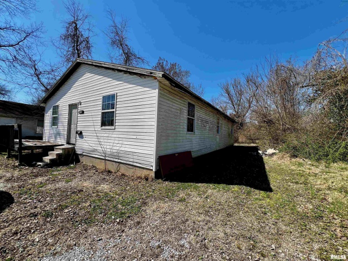 422 Brush Street, Carbondale, Illinois 62901, 4 Bedrooms Bedrooms, 0 ,2 BathroomsBathrooms,Residential,For Sale,Brush,0,RMAEB457216