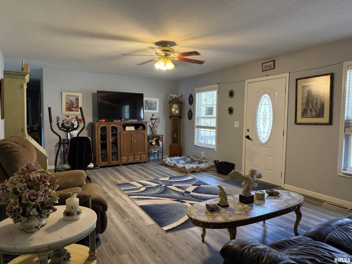 6180 Reevesville Road, Grantsburg, Illinois 62943, 3 Bedrooms Bedrooms, 0 ,2 BathroomsBathrooms,Residential,For Sale,Reevesville,0,RMAEB457231