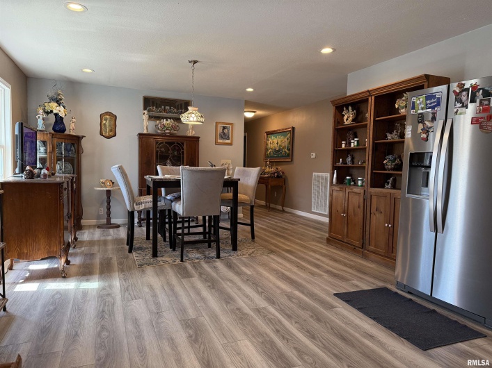 6180 Reevesville Road, Grantsburg, Illinois 62943, 3 Bedrooms Bedrooms, 0 ,2 BathroomsBathrooms,Residential,For Sale,Reevesville,0,RMAEB457231