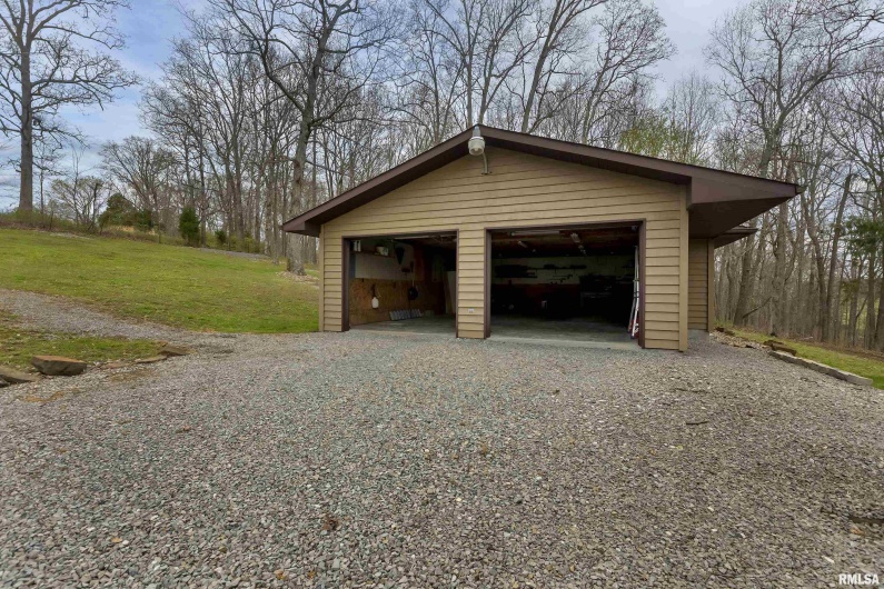 320 NELSON Lane, Grantsburg, Illinois 62943, 3 Bedrooms Bedrooms, 0 ,2 BathroomsBathrooms,Residential,For Sale,NELSON,0,RMAEB457234
