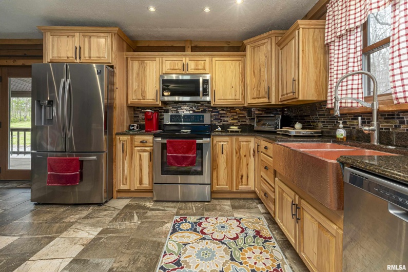 320 NELSON Lane, Grantsburg, Illinois 62943, 3 Bedrooms Bedrooms, 0 ,2 BathroomsBathrooms,Residential,For Sale,NELSON,0,RMAEB457234