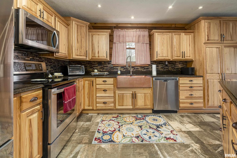 320 NELSON Lane, Grantsburg, Illinois 62943, 3 Bedrooms Bedrooms, 0 ,2 BathroomsBathrooms,Residential,For Sale,NELSON,0,RMAEB457234