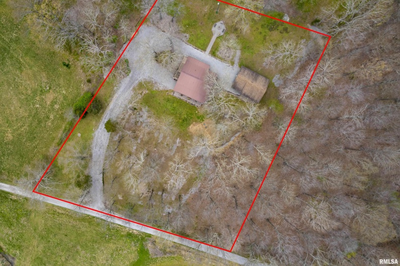 320 NELSON Lane, Grantsburg, Illinois 62943, 3 Bedrooms Bedrooms, 0 ,2 BathroomsBathrooms,Residential,For Sale,NELSON,0,RMAEB457234