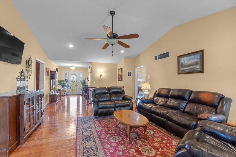 265 Open Meadows Lane, Perryville, Missouri 63775, 3 Bedrooms Bedrooms, 7 Rooms Rooms,2 BathroomsBathrooms,Residential,For Sale,Open Meadows,MAR25016985