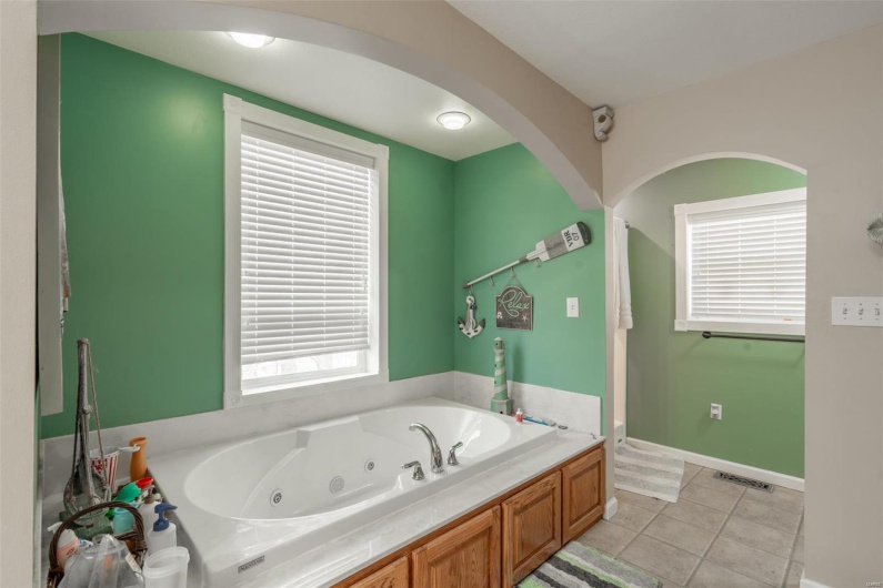 465 Hickory Meadow Lane, Poplar Bluff, Missouri 63901, 5 Bedrooms Bedrooms, 14 Rooms Rooms,4 BathroomsBathrooms,Residential,For Sale,Hickory Meadow,MAR25017204