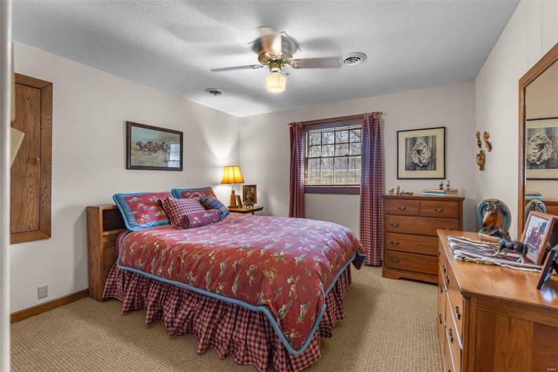 167 Red Fox Lane, Cape Girardeau, Missouri 63701, 6 Bedrooms Bedrooms, 10 Rooms Rooms,4 BathroomsBathrooms,Residential,For Sale,Red Fox,MAR25015230