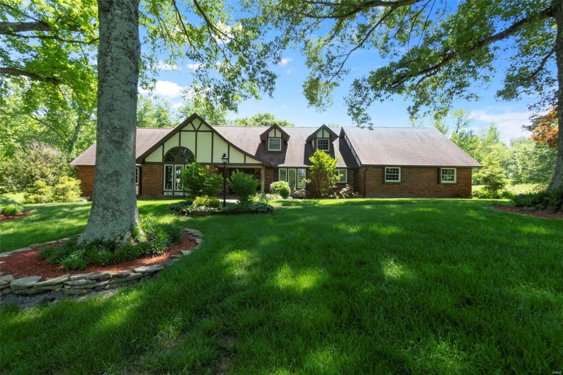 167 Red Fox Lane, Cape Girardeau, Missouri 63701, 6 Bedrooms Bedrooms, 10 Rooms Rooms,4 BathroomsBathrooms,Residential,For Sale,Red Fox,MAR25015230