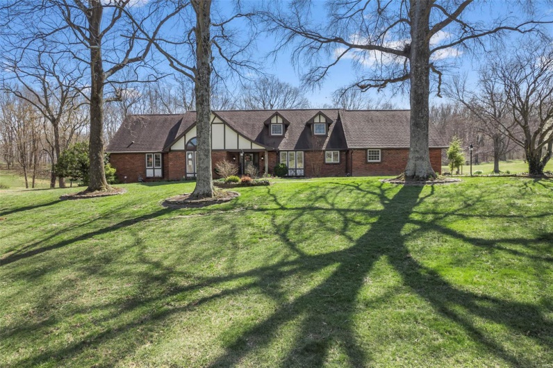 167 Red Fox Lane, Cape Girardeau, Missouri 63701, 6 Bedrooms Bedrooms, 10 Rooms Rooms,4 BathroomsBathrooms,Residential,For Sale,Red Fox,MAR25015230