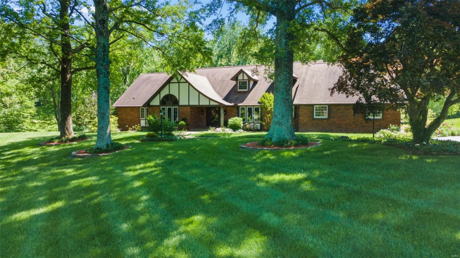 167 Red Fox Lane, Cape Girardeau, Missouri 63701, 6 Bedrooms Bedrooms, 10 Rooms Rooms,4 BathroomsBathrooms,Residential,For Sale,Red Fox,MAR25015230