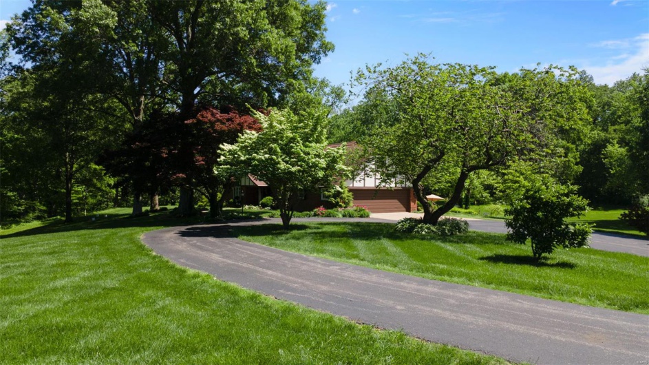 167 Red Fox Lane, Cape Girardeau, Missouri 63701, 6 Bedrooms Bedrooms, 10 Rooms Rooms,4 BathroomsBathrooms,Residential,For Sale,Red Fox,MAR25015230