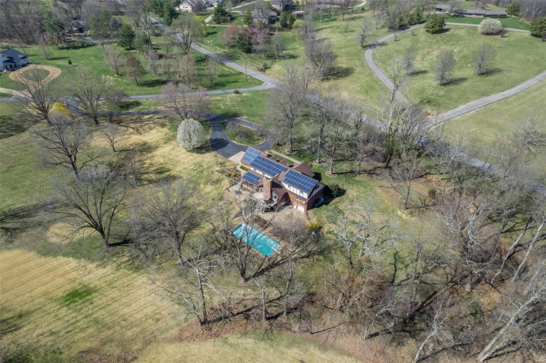 167 Red Fox Lane, Cape Girardeau, Missouri 63701, 6 Bedrooms Bedrooms, 10 Rooms Rooms,4 BathroomsBathrooms,Residential,For Sale,Red Fox,MAR25015230