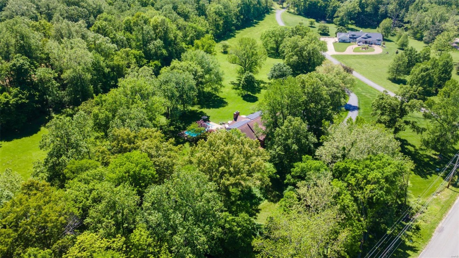 167 Red Fox Lane, Cape Girardeau, Missouri 63701, 6 Bedrooms Bedrooms, 10 Rooms Rooms,4 BathroomsBathrooms,Residential,For Sale,Red Fox,MAR25015230