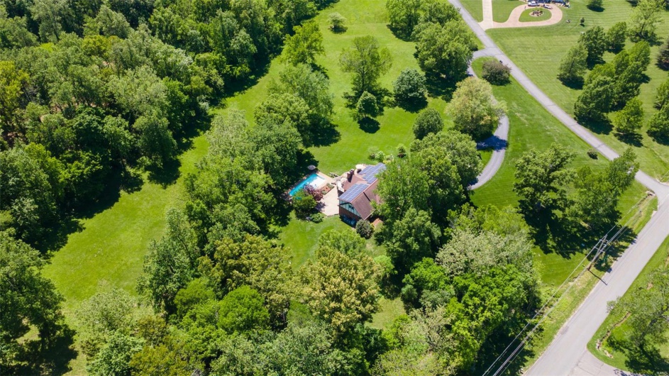 167 Red Fox Lane, Cape Girardeau, Missouri 63701, 6 Bedrooms Bedrooms, 10 Rooms Rooms,4 BathroomsBathrooms,Residential,For Sale,Red Fox,MAR25015230