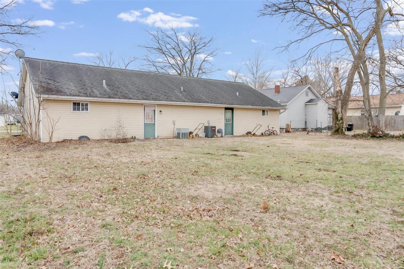 1920 Hamilton Street, Murphysboro, Illinois 62966, ,Residential Income,For Sale,Hamilton,MAR25015165