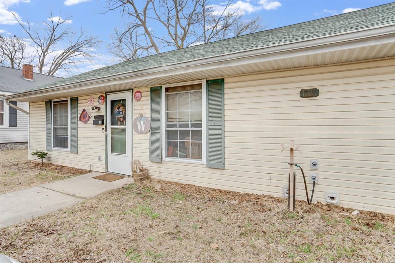 1920 Hamilton Street, Murphysboro, Illinois 62966, ,Residential Income,For Sale,Hamilton,MAR25015165