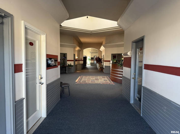 300 MAIN Street, Carbondale, Illinois 62901, 0 , 0 ,0,Commercial Sale,For Sale,MAIN,0,RMAQC4261611