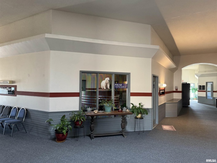 300 MAIN Street, Carbondale, Illinois 62901, 0 , 0 ,0,Commercial Sale,For Sale,MAIN,0,RMAQC4261611