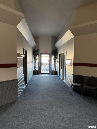 300 MAIN Street, Carbondale, Illinois 62901, 0 , 0 ,0,Commercial Sale,For Sale,MAIN,0,RMAQC4261611