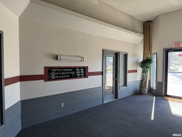 300 MAIN Street, Carbondale, Illinois 62901, 0 , 0 ,0,Commercial Sale,For Sale,MAIN,0,RMAQC4261611
