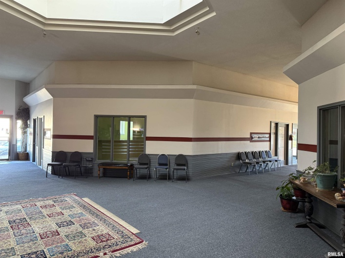 300 MAIN Street, Carbondale, Illinois 62901, 0 , 0 ,0,Commercial Sale,For Sale,MAIN,0,RMAQC4261611