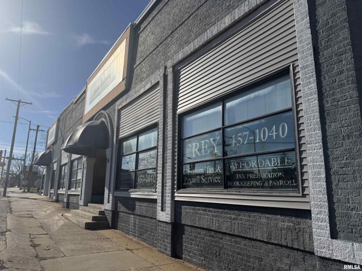 300 MAIN Street, Carbondale, Illinois 62901, 0 , 0 ,0,Commercial Sale,For Sale,MAIN,0,RMAQC4261611