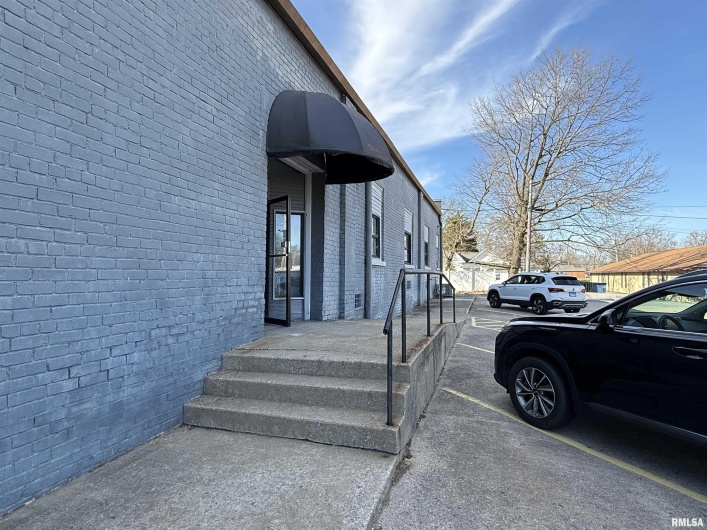 300 MAIN Street, Carbondale, Illinois 62901, 0 , 0 ,0,Commercial Sale,For Sale,MAIN,0,RMAQC4261611