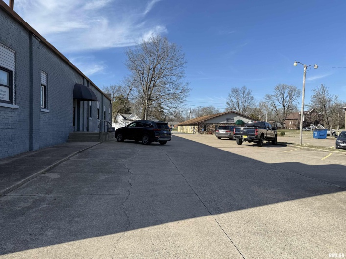 300 MAIN Street, Carbondale, Illinois 62901, 0 , 0 ,0,Commercial Sale,For Sale,MAIN,0,RMAQC4261611