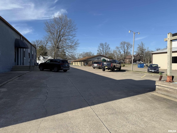 300 MAIN Street, Carbondale, Illinois 62901, 0 , 0 ,0,Commercial Sale,For Sale,MAIN,0,RMAQC4261611