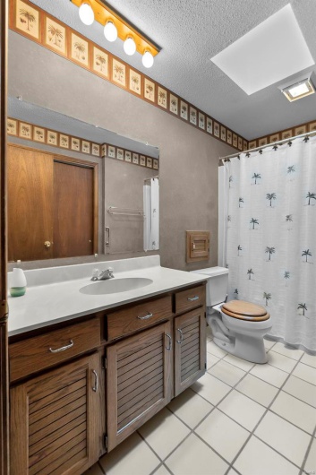 2013 Lee Drive, Cape Girardeau, Missouri 63701, 5 Bedrooms Bedrooms, 13 Rooms Rooms,3 BathroomsBathrooms,Residential,For Sale,Lee,MAR25008261