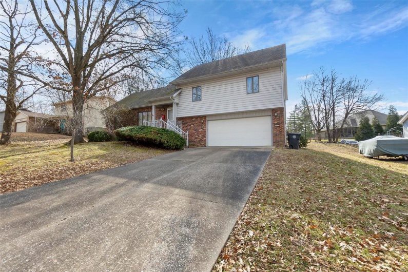 2013 Lee Drive, Cape Girardeau, Missouri 63701, 5 Bedrooms Bedrooms, 13 Rooms Rooms,3 BathroomsBathrooms,Residential,For Sale,Lee,MAR25008261