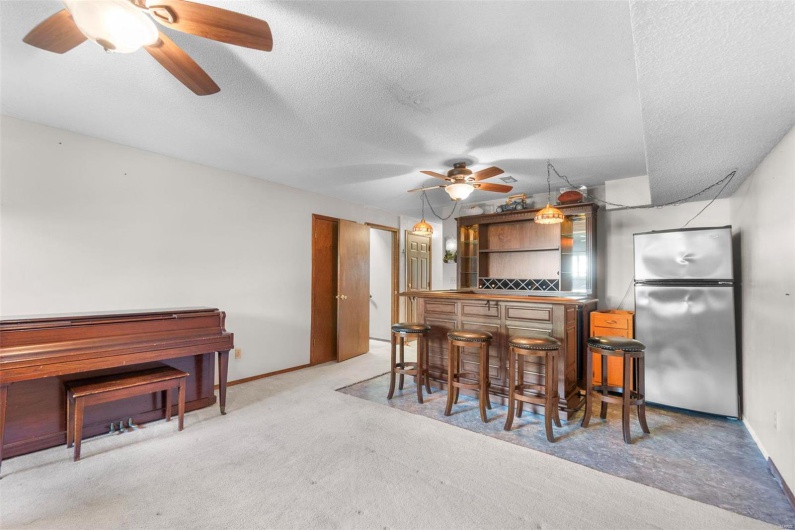 3914 Carolewood, Cape Girardeau, Missouri 63701, 4 Bedrooms Bedrooms, 8 Rooms Rooms,3 BathroomsBathrooms,Residential,For Sale,Carolewood,MAR25015412