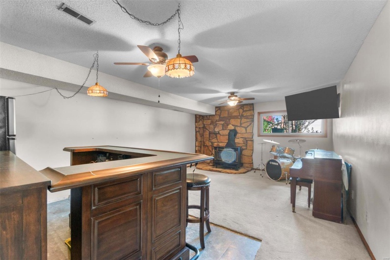 3914 Carolewood, Cape Girardeau, Missouri 63701, 4 Bedrooms Bedrooms, 8 Rooms Rooms,3 BathroomsBathrooms,Residential,For Sale,Carolewood,MAR25015412