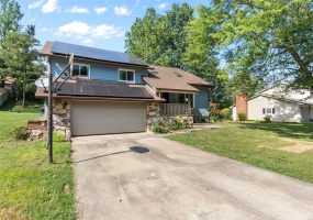 3914 Carolewood, Cape Girardeau, Missouri 63701, 4 Bedrooms Bedrooms, 8 Rooms Rooms,3 BathroomsBathrooms,Residential,For Sale,Carolewood,MAR25015412