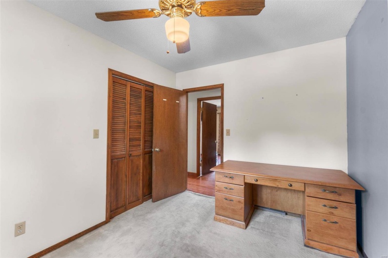 3914 Carolewood, Cape Girardeau, Missouri 63701, 4 Bedrooms Bedrooms, 8 Rooms Rooms,3 BathroomsBathrooms,Residential,For Sale,Carolewood,MAR25015412