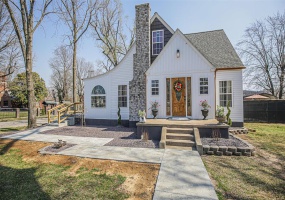 32 Church, Bonne Terre, Missouri 63628, 4 Bedrooms Bedrooms, 11 Rooms Rooms,2 BathroomsBathrooms,Residential,For Sale,Church,MAR25016995