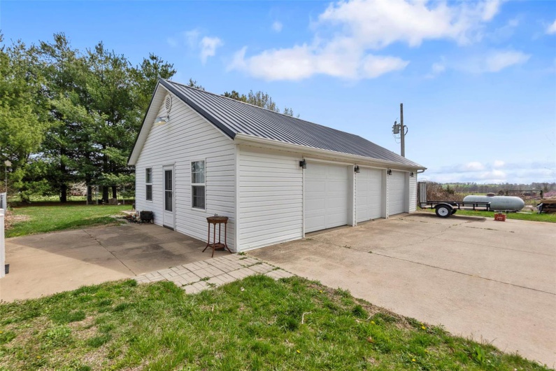 7238 State Highway D, Jackson, Missouri 63755, 3 Bedrooms Bedrooms, 12 Rooms Rooms,3 BathroomsBathrooms,Residential,For Sale,State Highway D,MAR25017353