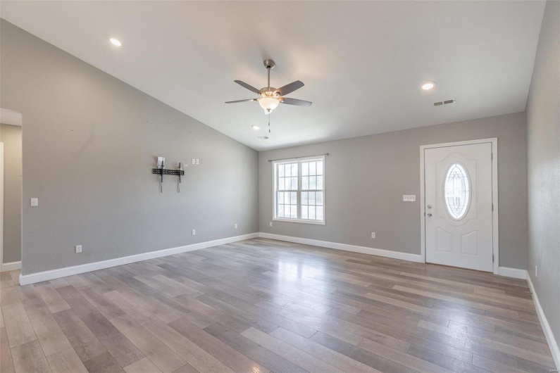 151 Alisha Ave, Poplar Bluff, Missouri 63901, 3 Bedrooms Bedrooms, 9 Rooms Rooms,2 BathroomsBathrooms,Residential,For Sale,Alisha Ave,MAR25017201