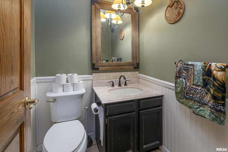 17 BLACKBERRY Lane, Herrin, Illinois 62948, 4 Bedrooms Bedrooms, 0 ,2 BathroomsBathrooms,Residential,For Sale,BLACKBERRY,0,RMAEB457261