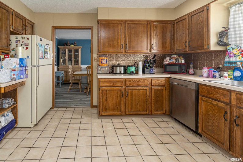 17 BLACKBERRY Lane, Herrin, Illinois 62948, 4 Bedrooms Bedrooms, 0 ,2 BathroomsBathrooms,Residential,For Sale,BLACKBERRY,0,RMAEB457261