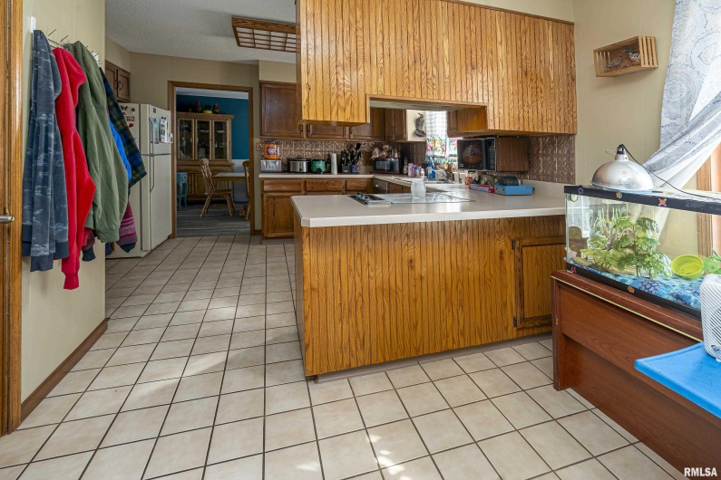 17 BLACKBERRY Lane, Herrin, Illinois 62948, 4 Bedrooms Bedrooms, 0 ,2 BathroomsBathrooms,Residential,For Sale,BLACKBERRY,0,RMAEB457261