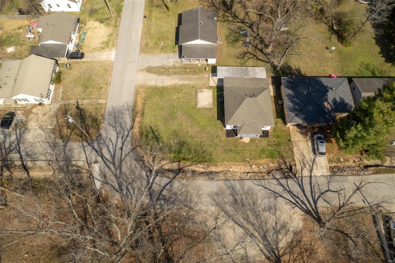 Birds eye view of property featuring a residential view