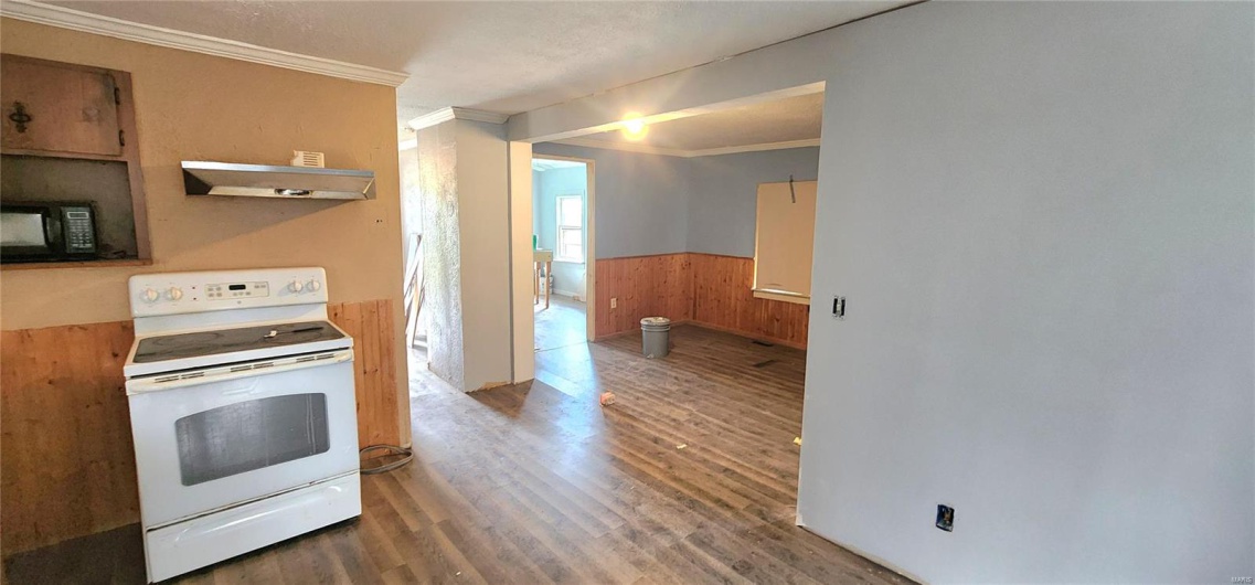2830 State Street, Chester, Illinois 62233, 2 Bedrooms Bedrooms, 6 Rooms Rooms,1 BathroomBathrooms,Residential,For Sale,State,MAR25018157