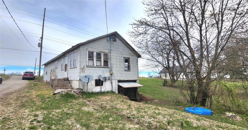 2830 State Street, Chester, Illinois 62233, 2 Bedrooms Bedrooms, 6 Rooms Rooms,1 BathroomBathrooms,Residential,For Sale,State,MAR25018157