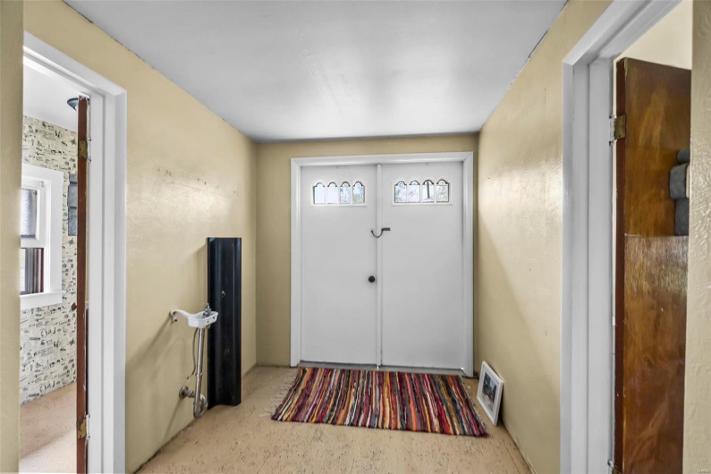 1034 Old Cape Road, Jackson, Missouri 63755, 10 Rooms Rooms,2 BathroomsBathrooms,Residential,For Sale,Old Cape Road,MAR24003502
