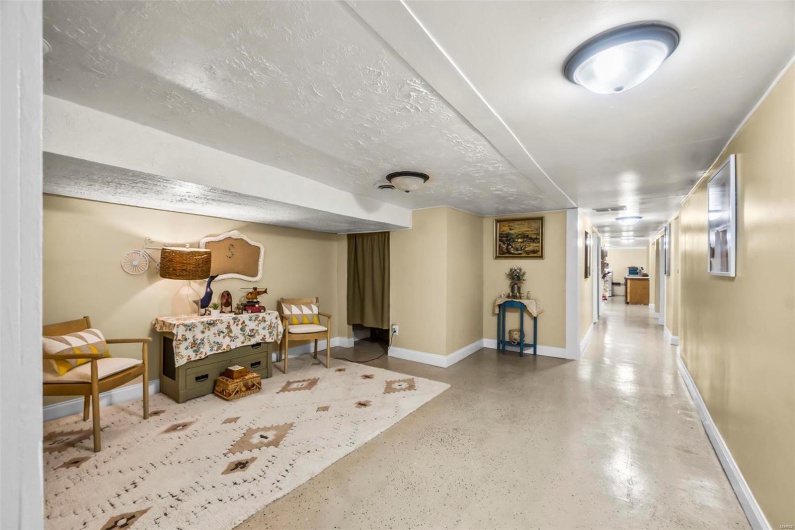 1034 Old Cape Road, Jackson, Missouri 63755, 10 Rooms Rooms,2 BathroomsBathrooms,Residential,For Sale,Old Cape Road,MAR24003502