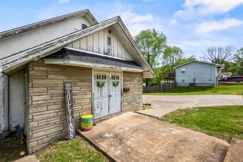 1034 Old Cape Road, Jackson, Missouri 63755, 10 Rooms Rooms,2 BathroomsBathrooms,Residential,For Sale,Old Cape Road,MAR24003502