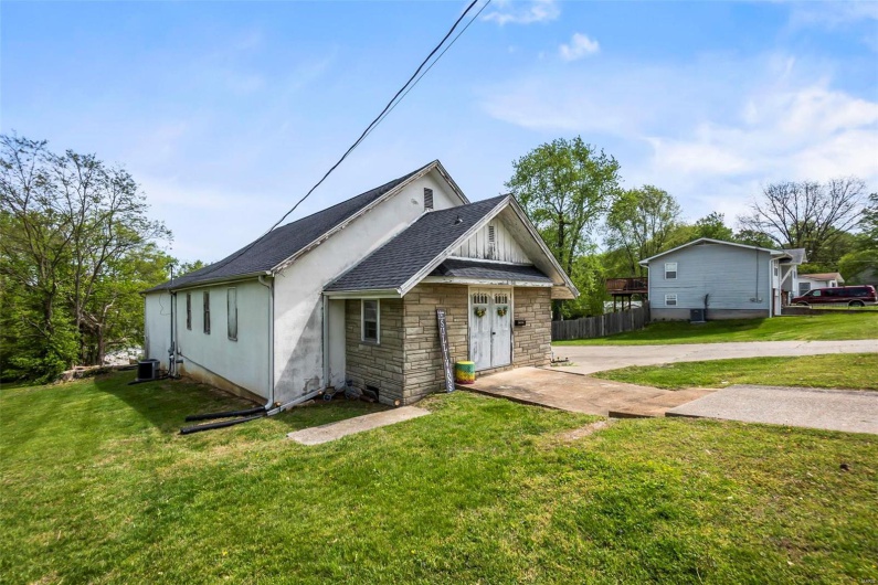 1034 Old Cape Road, Jackson, Missouri 63755, 10 Rooms Rooms,2 BathroomsBathrooms,Residential,For Sale,Old Cape Road,MAR24003502