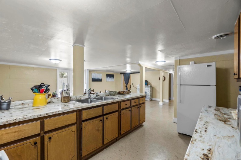 1034 Old Cape Road, Jackson, Missouri 63755, 10 Rooms Rooms,2 BathroomsBathrooms,Residential,For Sale,Old Cape Road,MAR24003502